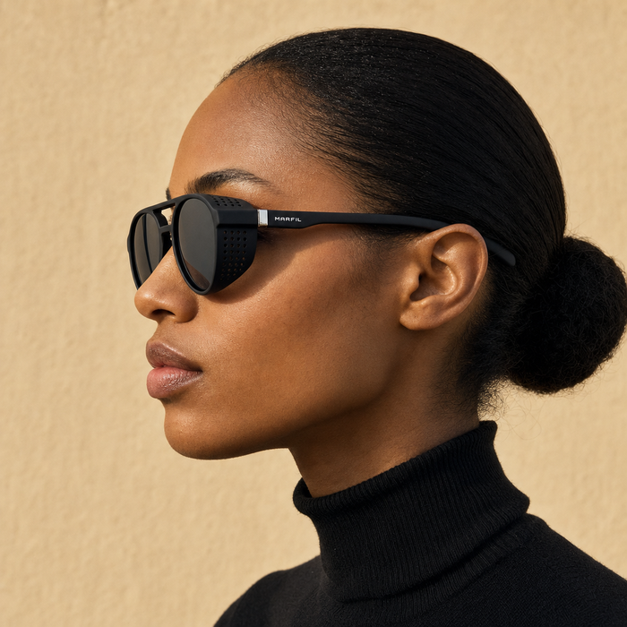 Mujer de perfil con gafas de sol Marfil Orion